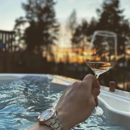 Сasa de vacaciones Ihastuttava Uniikki Porealtaalla *