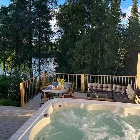 Ihastuttava Uniikki Huoneisto Porealtaalla * Sotkamo